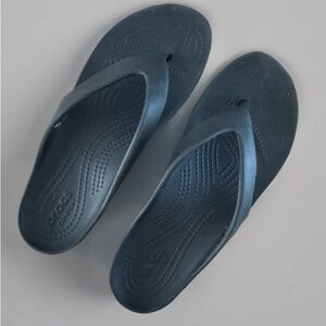 CROCS Black Sandals with Perforated Design and Pivoting Heel Strap